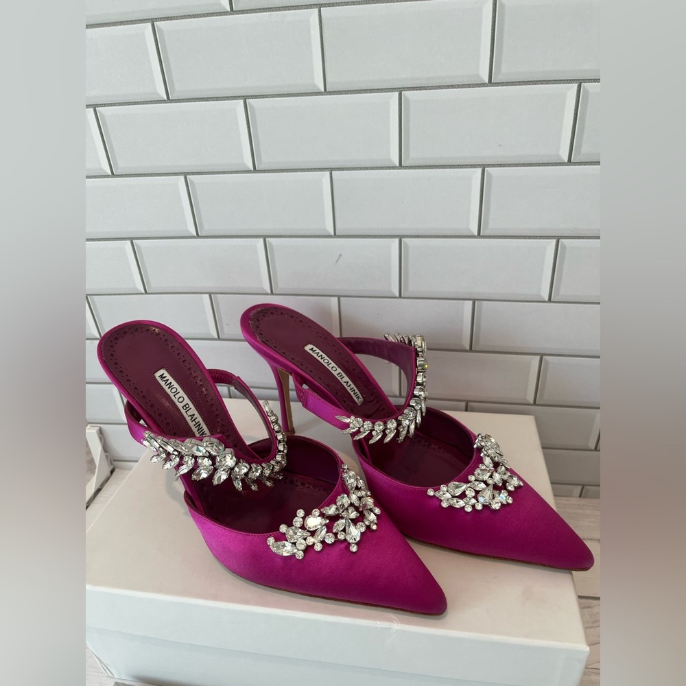 Manolo  Blahnik Size:40 Women  Satin Crystal Embellishment Mules Lurum  BPUR